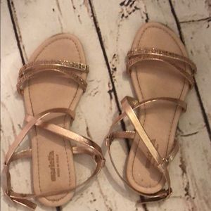 Mariella NWOB girls gold rhinestone sandals. EUC